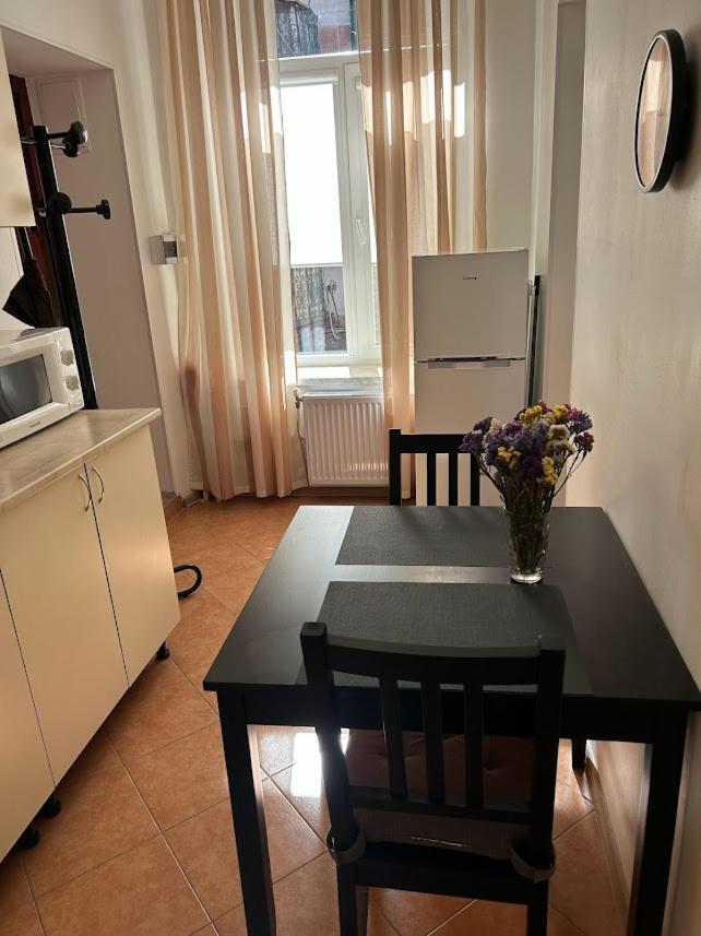 Charming Apartment Odesa Exterior photo